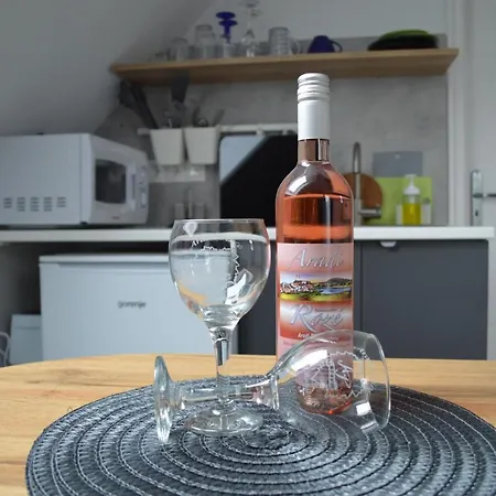 Rebeka Panzio Nocleg ze śniadaniem *