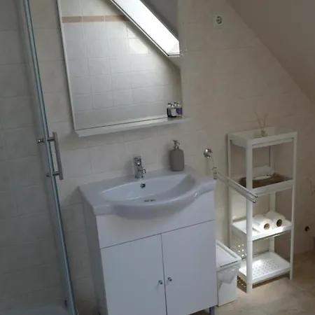 Rebeka Panzio Tihany