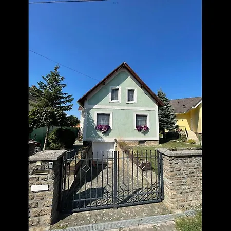 Couette-café Rebeka Panzio *